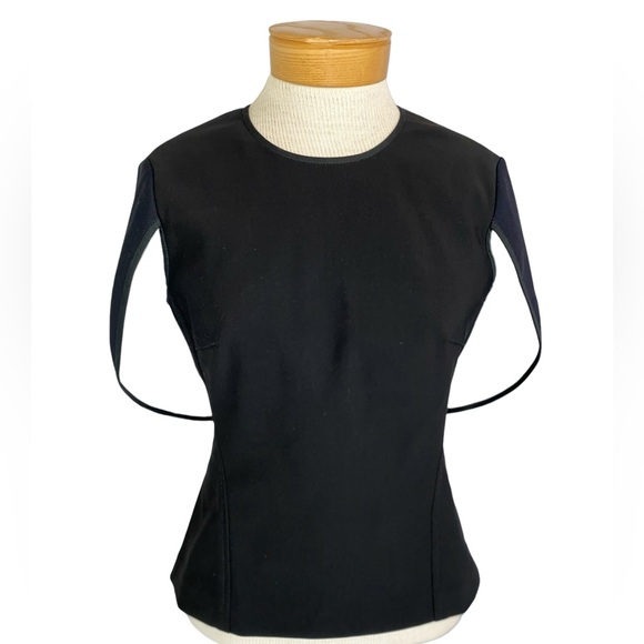 YIGAL AZROUEL Sz 6 Short Sleeve Cape Top Black and White - Picture 2 of 12